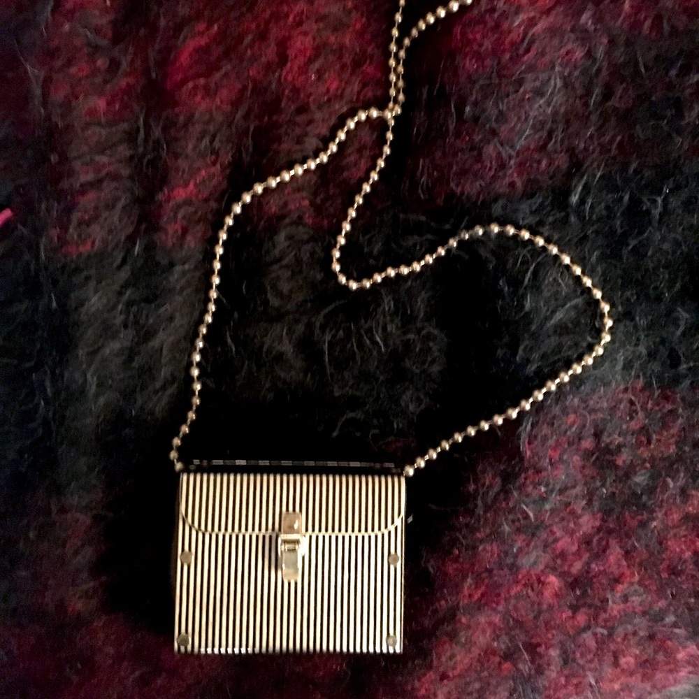 VINTAGE WENDY STEVENS Collector’s Handbag-Great Condition! Metal/Leather SIGNED*